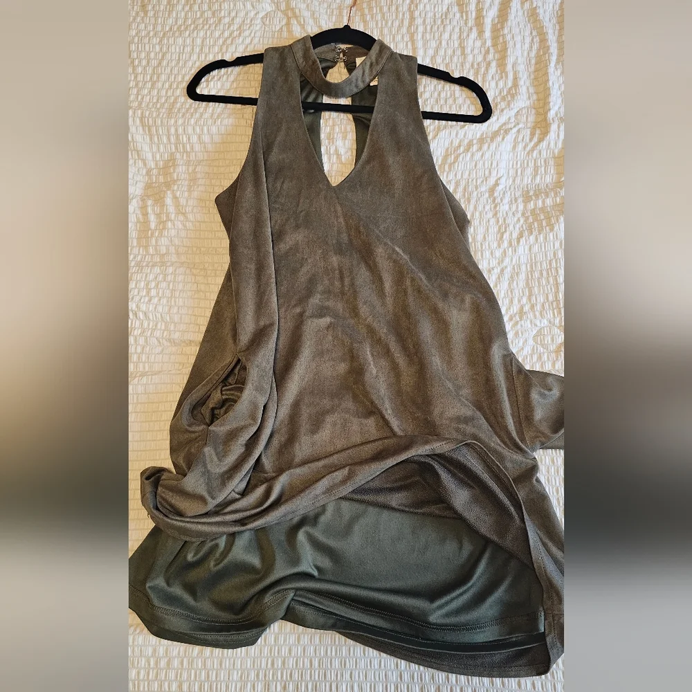 First Love - Elegant Olive Green Sleeveless Dress - Picture 7 of 8